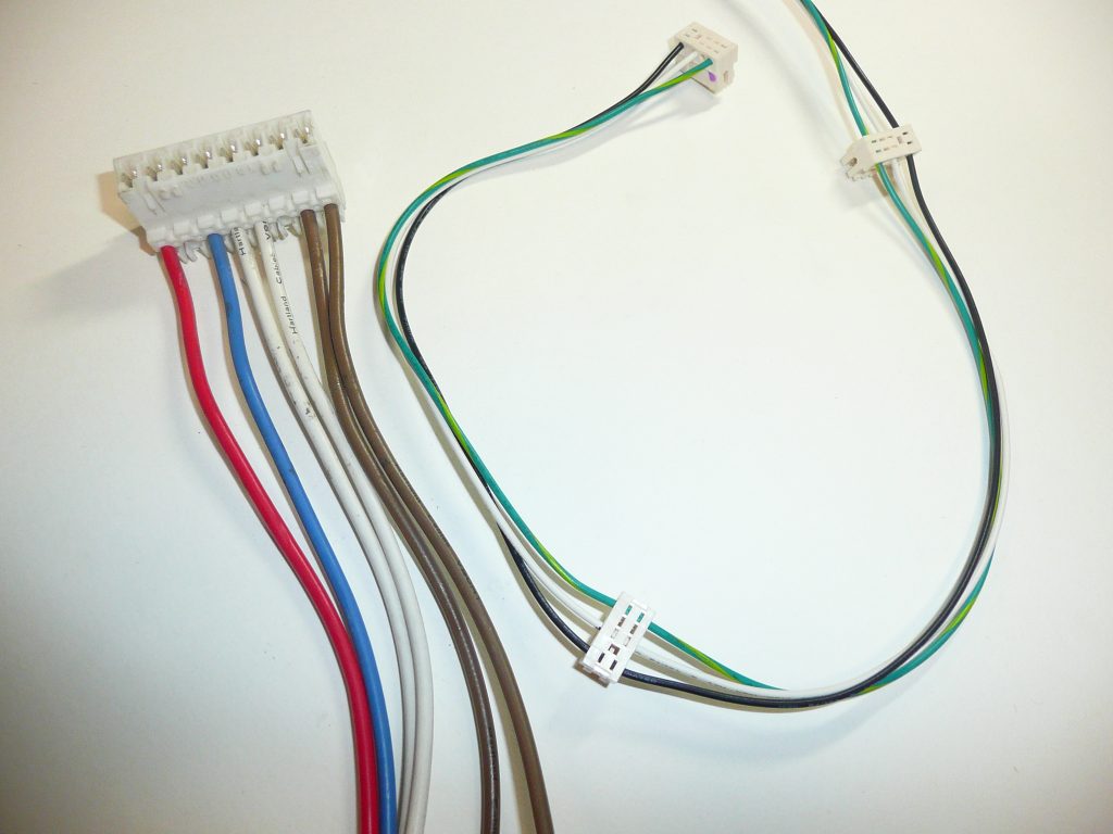 Wiring harnesses with RAST connectors